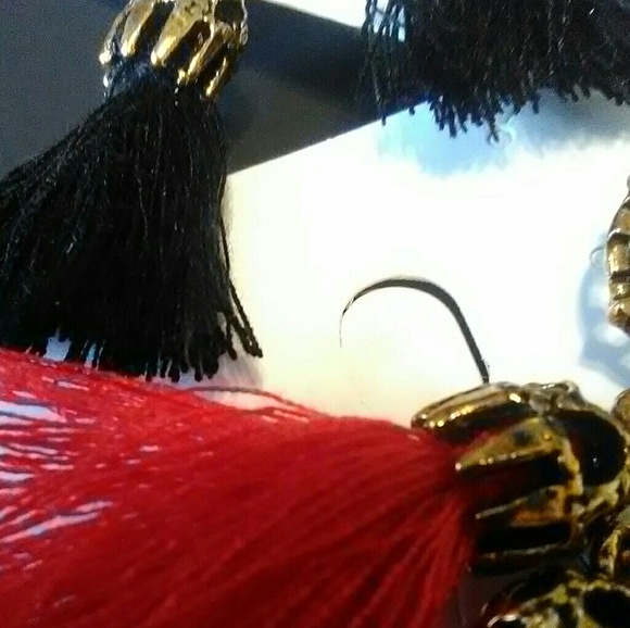 Hot Ladies Elegant Tassel Red Black Earring Set - Picture 3 of 7